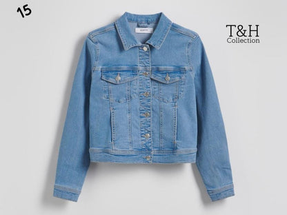Embrace Effortless Style with the Women’s Light Blue Washed Spread Collar Denim Jacket