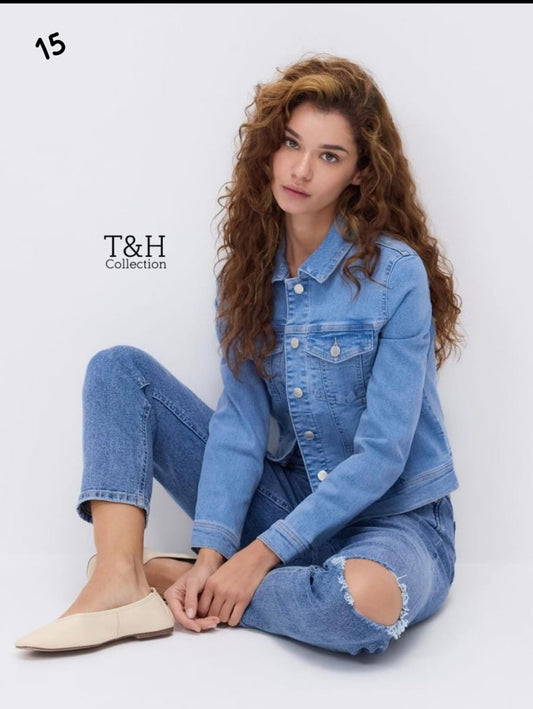 Embrace Effortless Style with the Women’s Light Blue Washed Spread Collar Denim Jacket